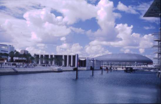 A Doca dos Olivais e o Pavilhao de Portugal